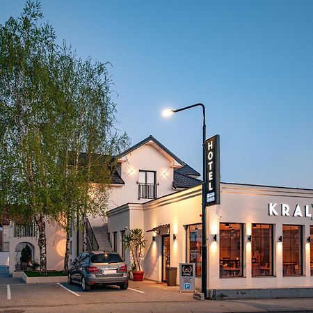 Hotel Kralj Кралево Экстерьер фото