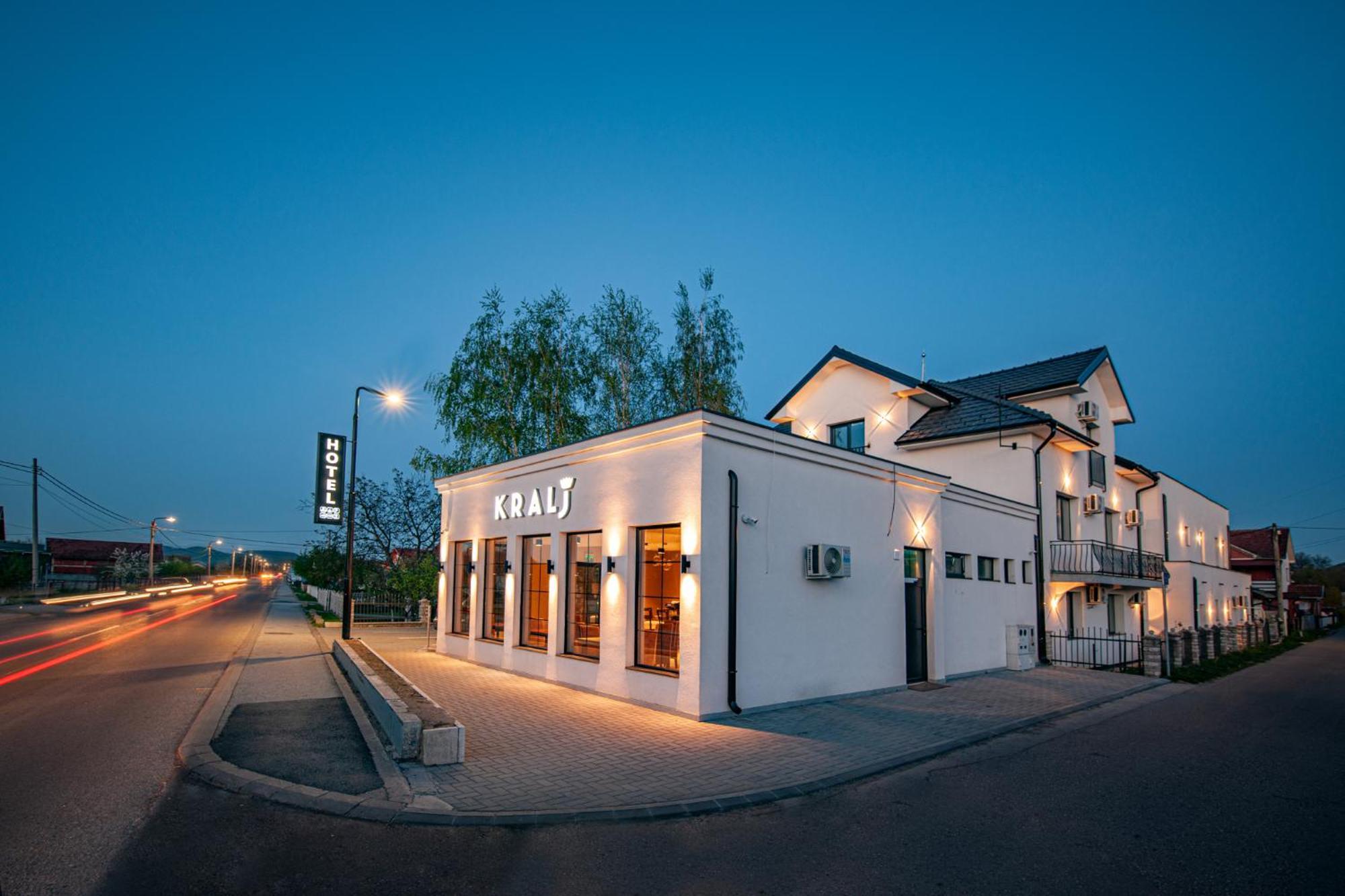 Hotel Kralj Кралево Экстерьер фото