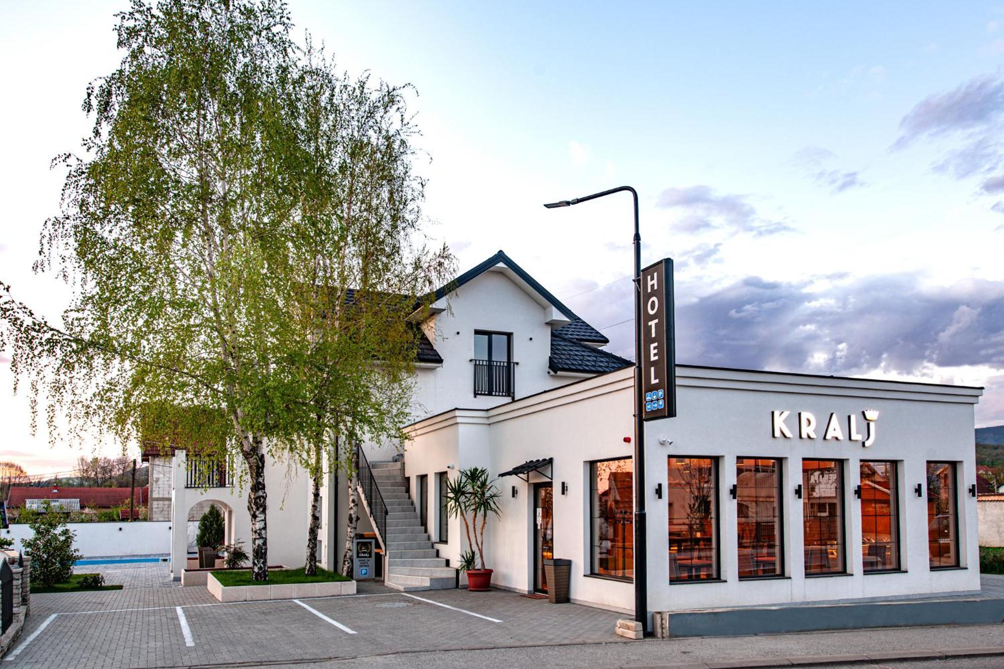 Hotel Kralj Кралево Экстерьер фото