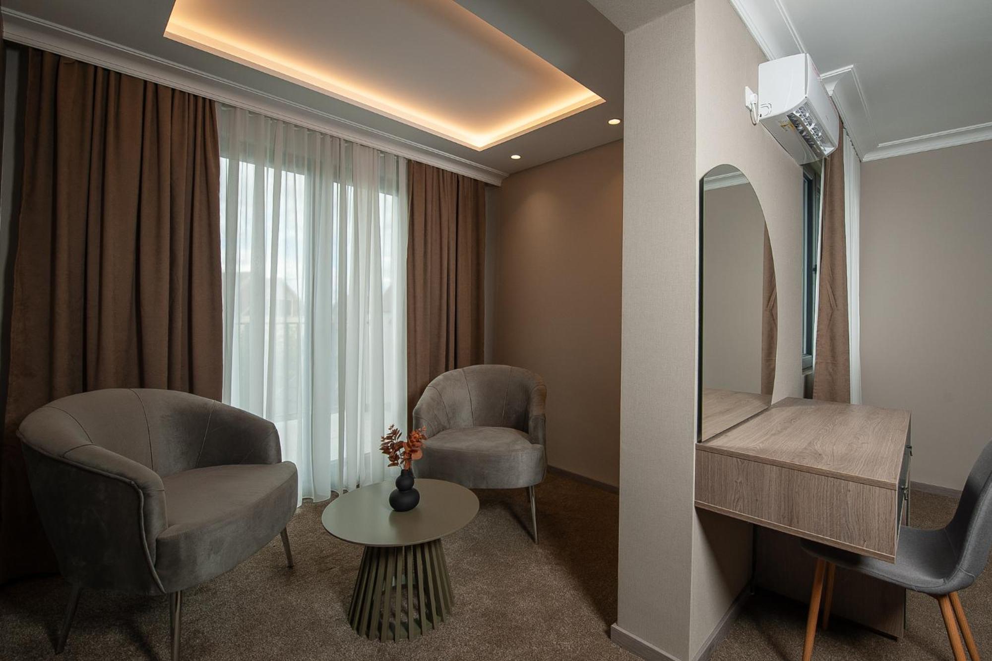 Hotel Kralj Кралево Экстерьер фото